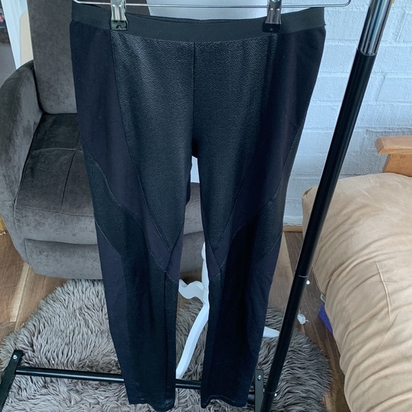 BCBGMaxAzria Faux Leather Black Panel Ankle High Rise Legging Pants sz S - Picture 2 of 7